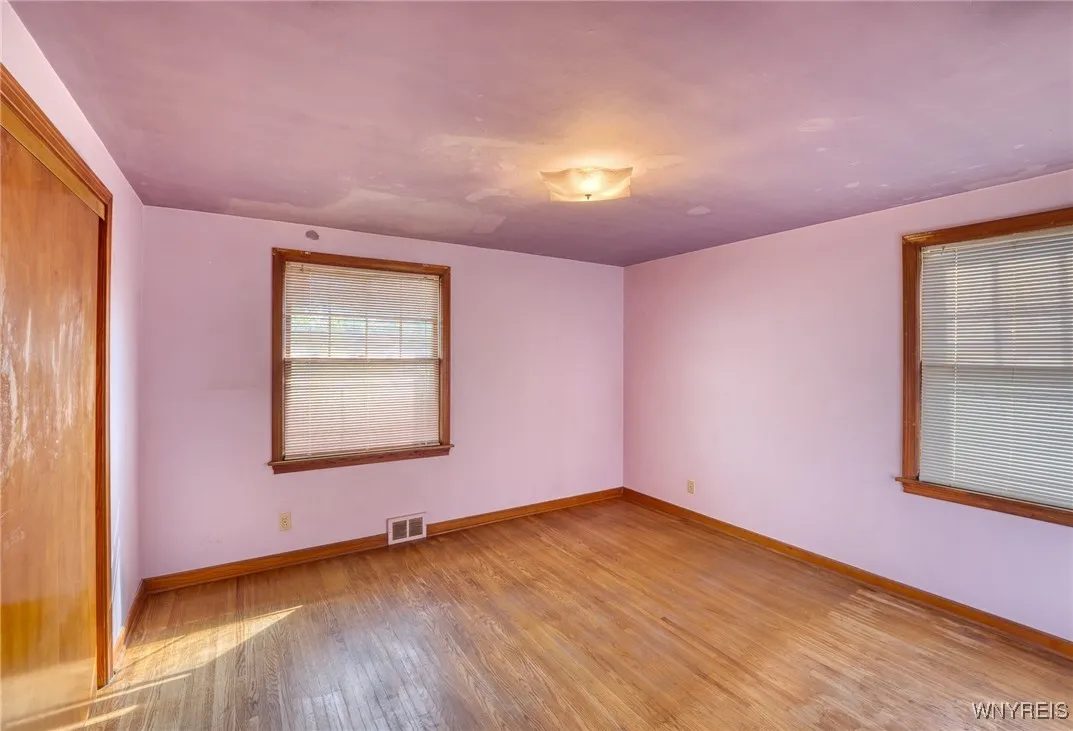 359 Wrexham Ct North, Tonawanda-town, New York 141, Tonawanda, New York 14150, 5 Bedrooms Bedrooms, 7 Rooms Rooms,2 BathroomsBathrooms,Residential,Closed,359 Wrexham Ct North, Tonawanda-town, New York 141,0,B1572649