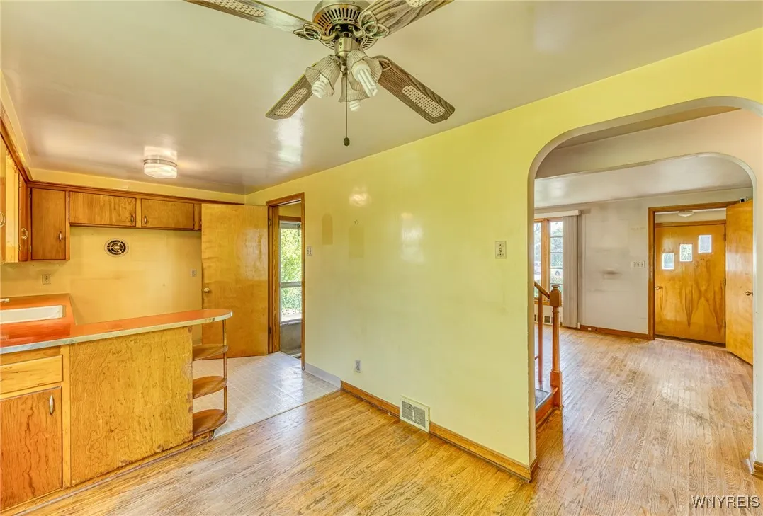 359 Wrexham Ct North, Tonawanda-town, New York 141, Tonawanda, New York 14150, 5 Bedrooms Bedrooms, 7 Rooms Rooms,2 BathroomsBathrooms,Residential,Closed,359 Wrexham Ct North, Tonawanda-town, New York 141,0,B1572649