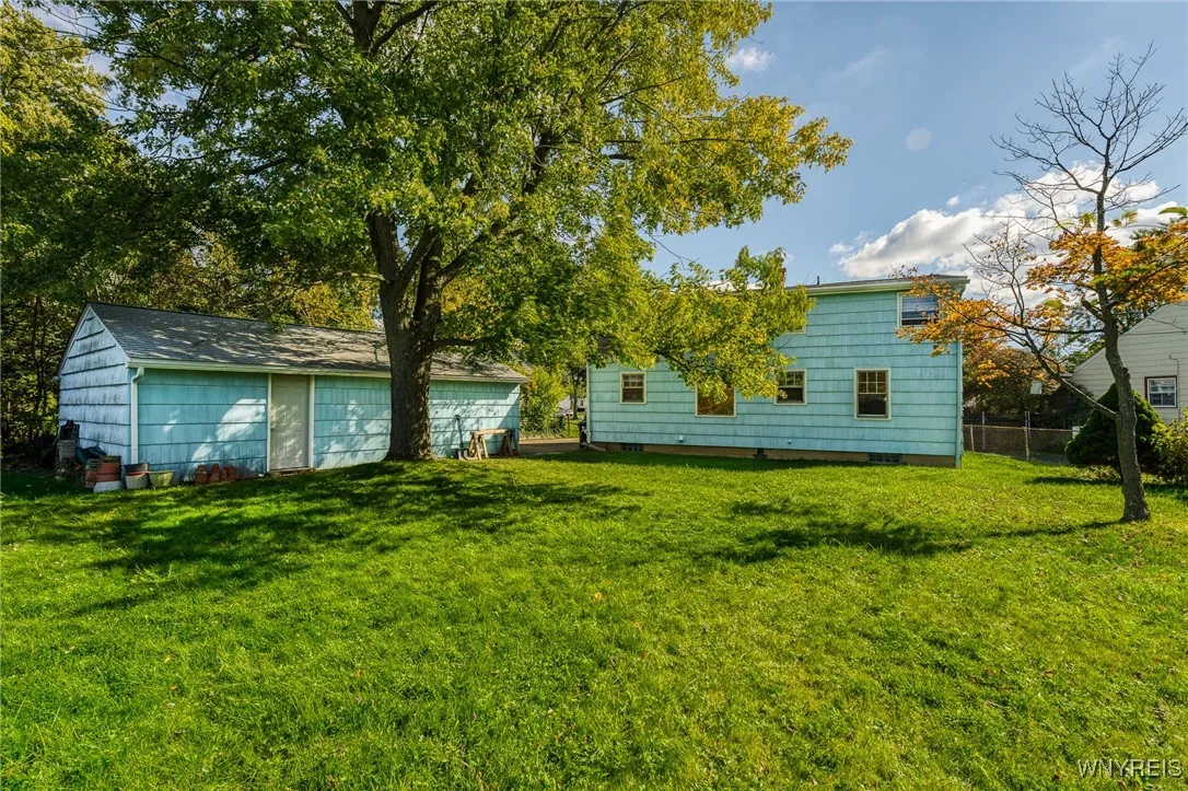 359 Wrexham Ct North, Tonawanda-town, New York 141, Tonawanda, New York 14150, 5 Bedrooms Bedrooms, 7 Rooms Rooms,2 BathroomsBathrooms,Residential,Closed,359 Wrexham Ct North, Tonawanda-town, New York 141,0,B1572649