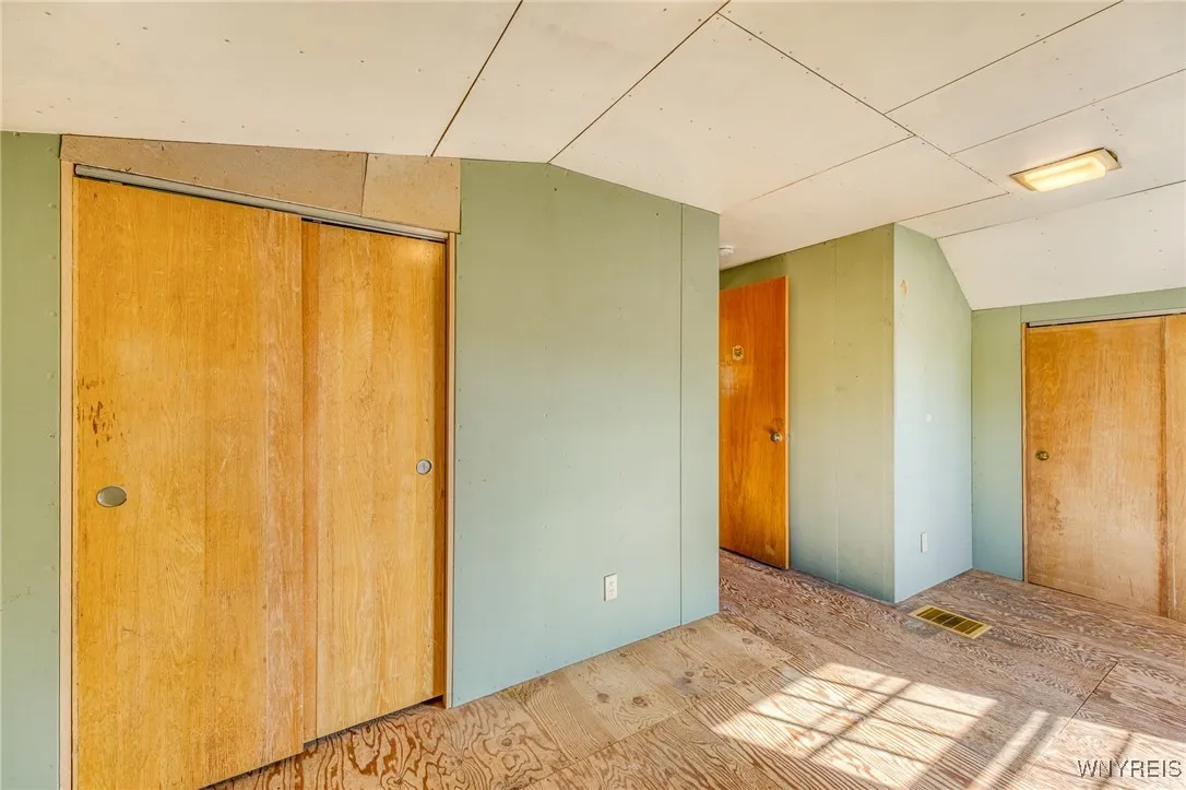 359 Wrexham Ct North, Tonawanda-town, New York 141, Tonawanda, New York 14150, 5 Bedrooms Bedrooms, 7 Rooms Rooms,2 BathroomsBathrooms,Residential,Closed,359 Wrexham Ct North, Tonawanda-town, New York 141,0,B1572649