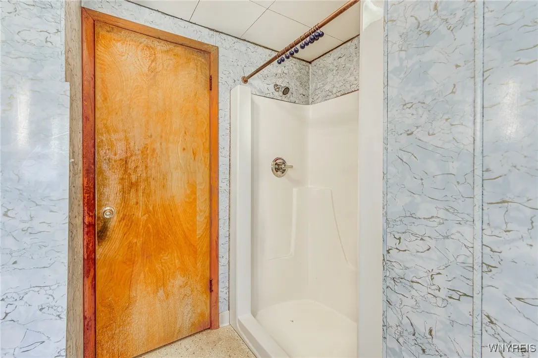 359 Wrexham Ct North, Tonawanda-town, New York 141, Tonawanda, New York 14150, 5 Bedrooms Bedrooms, 7 Rooms Rooms,2 BathroomsBathrooms,Residential,Closed,359 Wrexham Ct North, Tonawanda-town, New York 141,0,B1572649