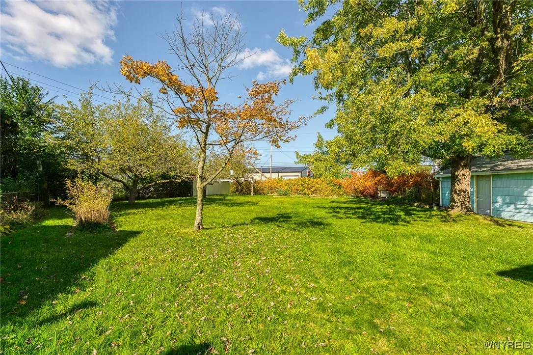 359 Wrexham Ct North, Tonawanda-town, New York 141, Tonawanda, New York 14150, 5 Bedrooms Bedrooms, 7 Rooms Rooms,2 BathroomsBathrooms,Residential,Closed,359 Wrexham Ct North, Tonawanda-town, New York 141,0,B1572649