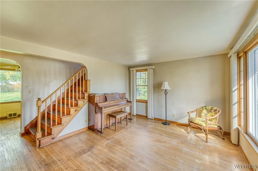 359 Wrexham Ct North, Tonawanda-town, New York 141, Tonawanda, New York 14150, 5 Bedrooms Bedrooms, 7 Rooms Rooms,2 BathroomsBathrooms,Residential,Closed,359 Wrexham Ct North, Tonawanda-town, New York 141,0,B1572649