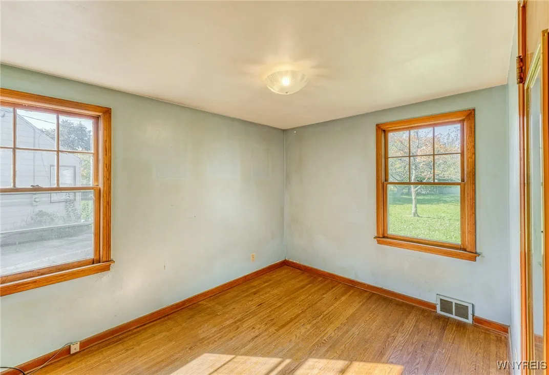 359 Wrexham Ct North, Tonawanda-town, New York 141, Tonawanda, New York 14150, 5 Bedrooms Bedrooms, 7 Rooms Rooms,2 BathroomsBathrooms,Residential,Closed,359 Wrexham Ct North, Tonawanda-town, New York 141,0,B1572649