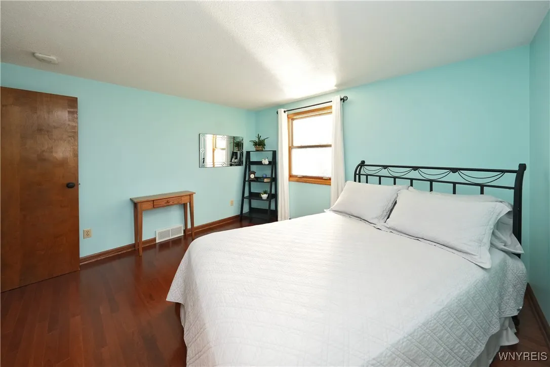 5940 Strickler Road, Clarence, New York 14031, Clarence, New York 14031, 3 Bedrooms Bedrooms, 7 Rooms Rooms,1 BathroomBathrooms,Residential,Closed,5940 Strickler Road, Clarence, New York 14031,0,B1571027