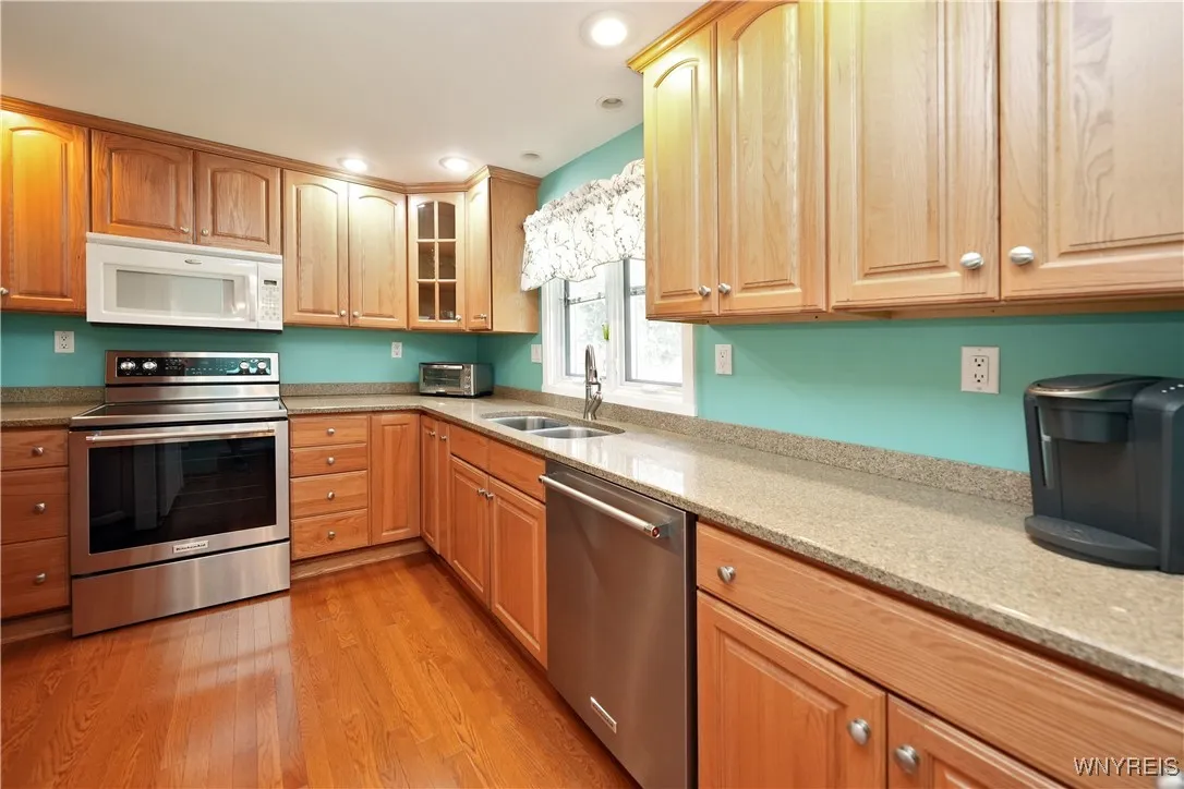 5940 Strickler Road, Clarence, New York 14031, Clarence, New York 14031, 3 Bedrooms Bedrooms, 7 Rooms Rooms,1 BathroomBathrooms,Residential,Closed,5940 Strickler Road, Clarence, New York 14031,0,B1571027