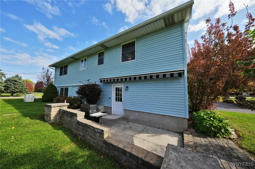 5940 Strickler Road, Clarence, New York 14031, Clarence, New York 14031, 3 Bedrooms Bedrooms, 7 Rooms Rooms,1 BathroomBathrooms,Residential,Closed,5940 Strickler Road, Clarence, New York 14031,0,B1571027