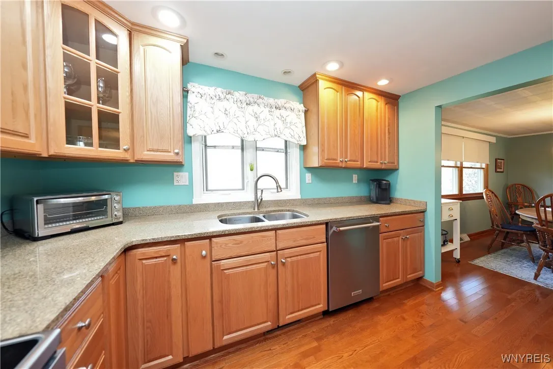 5940 Strickler Road, Clarence, New York 14031, Clarence, New York 14031, 3 Bedrooms Bedrooms, 7 Rooms Rooms,1 BathroomBathrooms,Residential,Closed,5940 Strickler Road, Clarence, New York 14031,0,B1571027