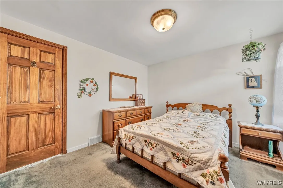 1433 Red Jacket Road, Grand Island, New York 14072, Grand Island, New York 14072, 3 Bedrooms Bedrooms, 7 Rooms Rooms,1 BathroomBathrooms,Residential,Closed,1433 Red Jacket Road, Grand Island, New York 14072,0,B1573697