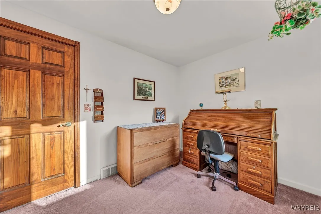 1433 Red Jacket Road, Grand Island, New York 14072, Grand Island, New York 14072, 3 Bedrooms Bedrooms, 7 Rooms Rooms,1 BathroomBathrooms,Residential,Closed,1433 Red Jacket Road, Grand Island, New York 14072,0,B1573697