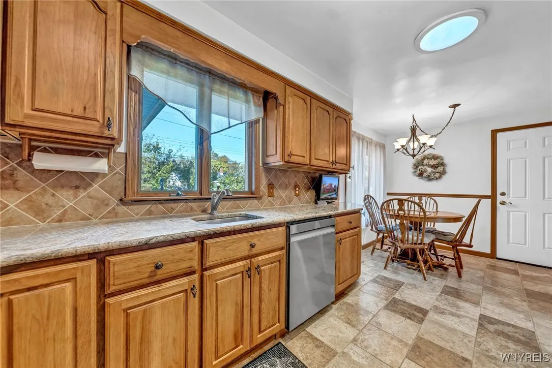 1433 Red Jacket Road, Grand Island, New York 14072, Grand Island, New York 14072, 3 Bedrooms Bedrooms, 7 Rooms Rooms,1 BathroomBathrooms,Residential,Closed,1433 Red Jacket Road, Grand Island, New York 14072,0,B1573697