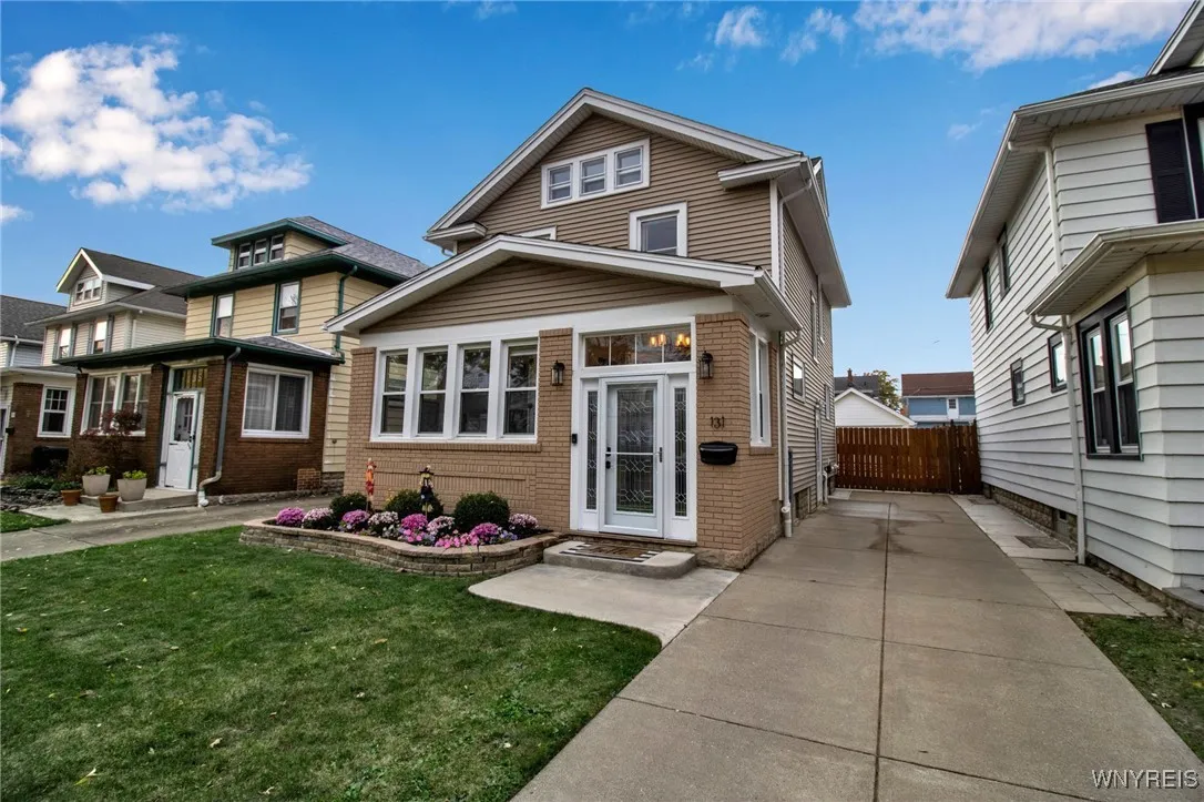 131 Mang Avenue, Tonawanda-town, New York 14217, Tonawanda, New York 14217, 3 Bedrooms Bedrooms, 10 Rooms Rooms,2 BathroomsBathrooms,Residential,Closed,131 Mang Avenue, Tonawanda-town, New York 14217,0,B1573952