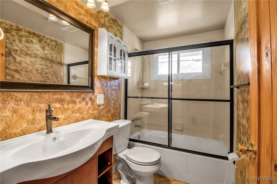 26 Hackett Drive, Tonawanda-city, New York 14150, Tonawanda, New York 14150, 4 Bedrooms Bedrooms, 6 Rooms Rooms,1 BathroomBathrooms,Residential,Closed,26 Hackett Drive, Tonawanda-city, New York 14150,0,B1574061