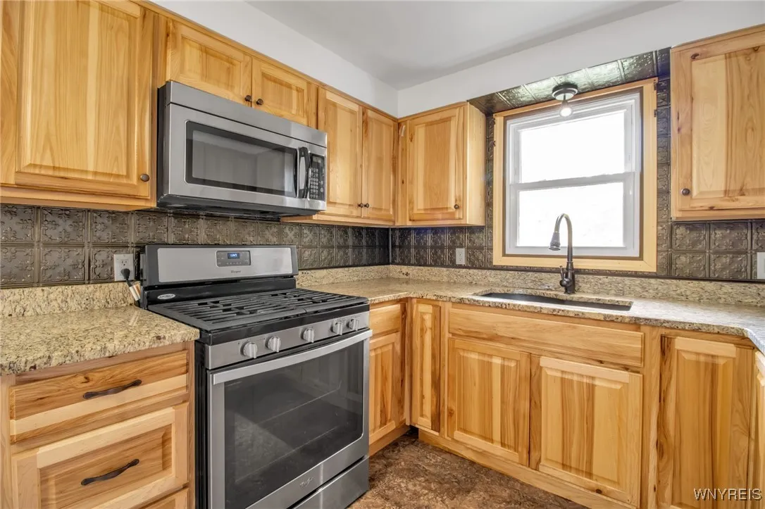26 Hackett Drive, Tonawanda-city, New York 14150, Tonawanda, New York 14150, 4 Bedrooms Bedrooms, 6 Rooms Rooms,1 BathroomBathrooms,Residential,Closed,26 Hackett Drive, Tonawanda-city, New York 14150,0,B1574061
