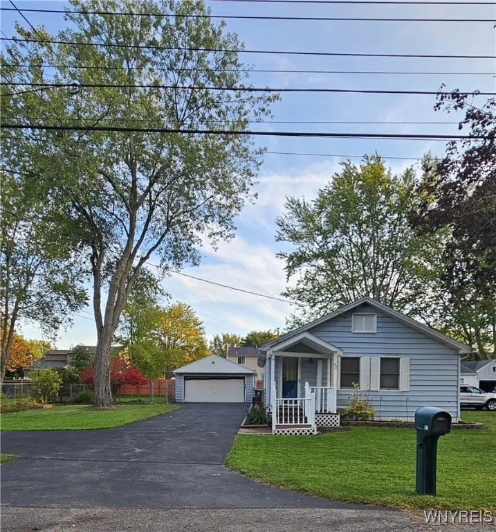 42 Elmtree Road, Orchard Park, New York 14127, Orchard Park, New York 14127, 3 Bedrooms Bedrooms, 6 Rooms Rooms,1 BathroomBathrooms,Residential,Closed,42 Elmtree Road, Orchard Park, New York 14127,0,B1569892