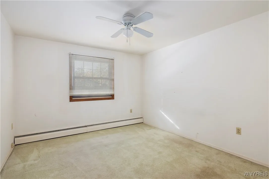 220 Marlin Drive, Grand Island, New York 14072, Grand Island, New York 14072, 4 Bedrooms Bedrooms, 9 Rooms Rooms,1 BathroomBathrooms,Residential,Closed,220 Marlin Drive, Grand Island, New York 14072,0,B1574198