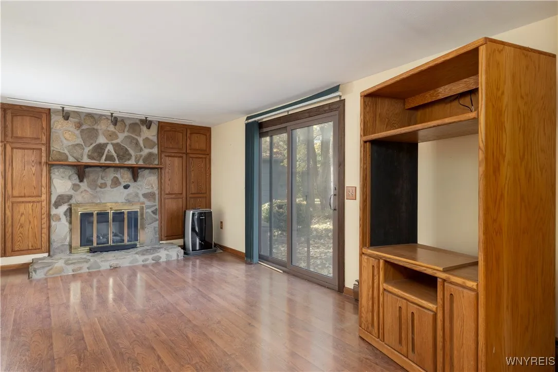 220 Marlin Drive, Grand Island, New York 14072, Grand Island, New York 14072, 4 Bedrooms Bedrooms, 9 Rooms Rooms,1 BathroomBathrooms,Residential,Closed,220 Marlin Drive, Grand Island, New York 14072,0,B1574198