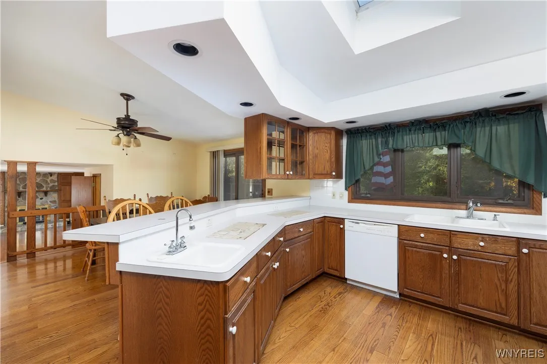 220 Marlin Drive, Grand Island, New York 14072, Grand Island, New York 14072, 4 Bedrooms Bedrooms, 9 Rooms Rooms,1 BathroomBathrooms,Residential,Closed,220 Marlin Drive, Grand Island, New York 14072,0,B1574198