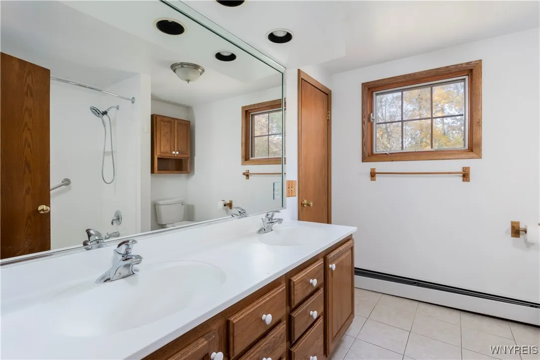 220 Marlin Drive, Grand Island, New York 14072, Grand Island, New York 14072, 4 Bedrooms Bedrooms, 9 Rooms Rooms,1 BathroomBathrooms,Residential,Closed,220 Marlin Drive, Grand Island, New York 14072,0,B1574198
