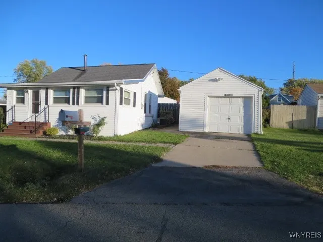 5277 Orchard Avenue, Hamburg, New York 14075, Hamburg, New York 14075, 2 Bedrooms Bedrooms, 5 Rooms Rooms,1 BathroomBathrooms,Residential,Closed,5277 Orchard Avenue, Hamburg, New York 14075,0,B1574111