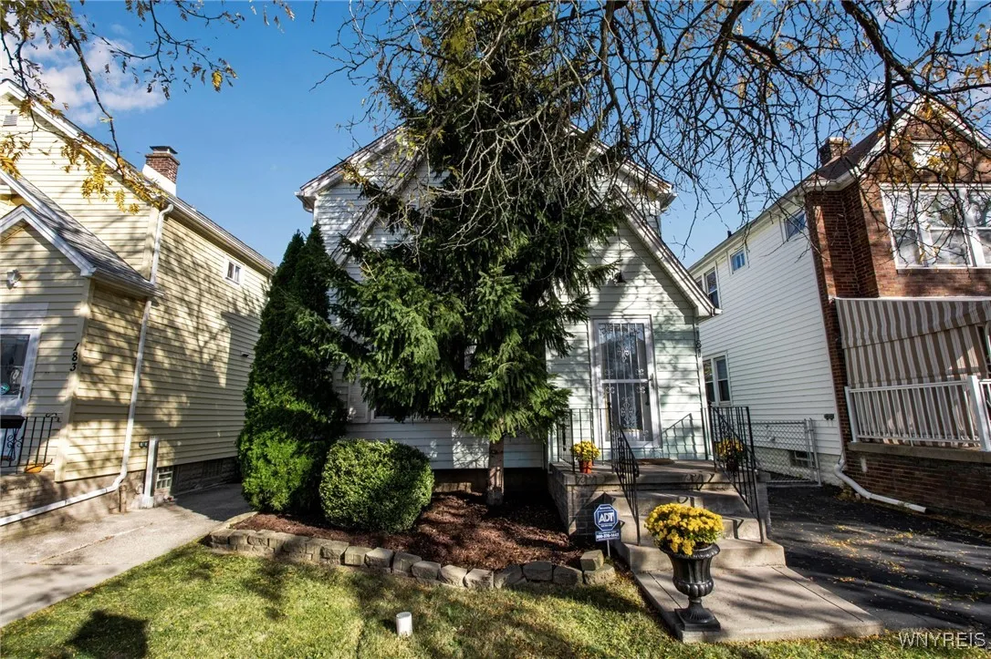 181 Shepard Avenue, Tonawanda-town, New York 14217, Tonawanda, New York 14217, 4 Bedrooms Bedrooms, ,2 BathroomsBathrooms,Residential,Closed,181 Shepard Avenue, Tonawanda-town, New York 14217,0,B1574258