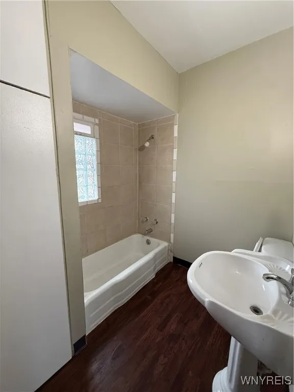 82 Albany Street, Buffalo, New York 14213, Buffalo, New York 14213, 4 Bedrooms Bedrooms, ,2 BathroomsBathrooms,Residential,Closed,82 Albany Street, Buffalo, New York 14213,0,B1574118