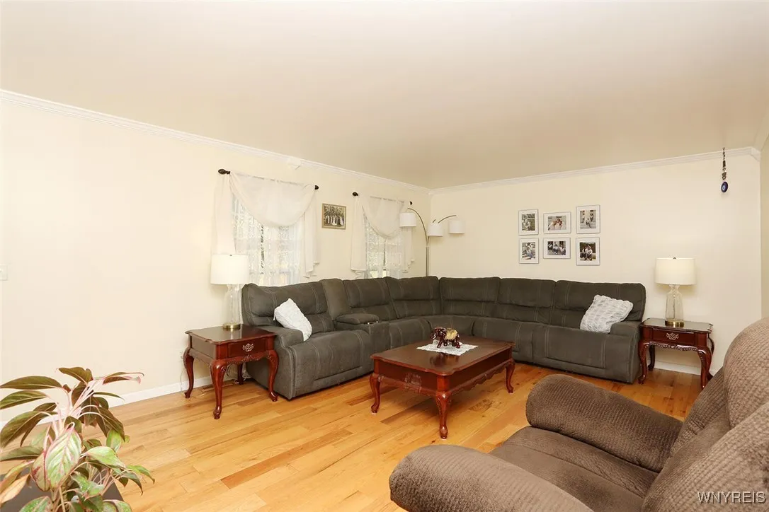 1649 Schoellkopf Road, Hamburg, New York 14085, Hamburg, New York 14085, 4 Bedrooms Bedrooms, 6 Rooms Rooms,2 BathroomsBathrooms,Residential,Closed,1649 Schoellkopf Road, Hamburg, New York 14085,0,B1574498