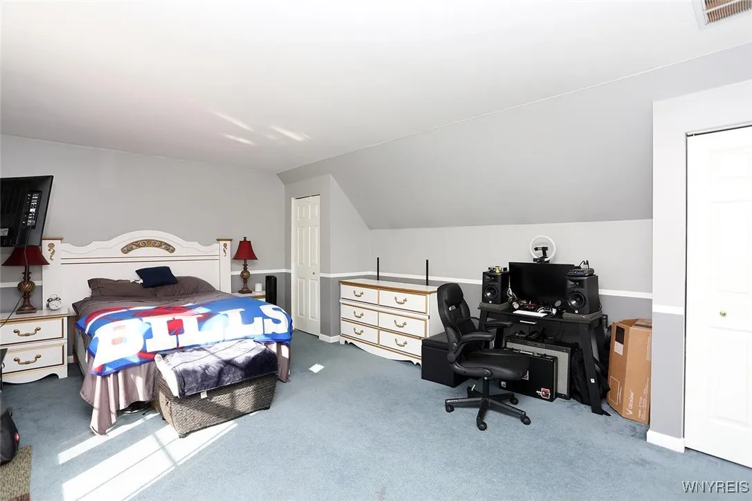 1649 Schoellkopf Road, Hamburg, New York 14085, Hamburg, New York 14085, 4 Bedrooms Bedrooms, 6 Rooms Rooms,2 BathroomsBathrooms,Residential,Closed,1649 Schoellkopf Road, Hamburg, New York 14085,0,B1574498