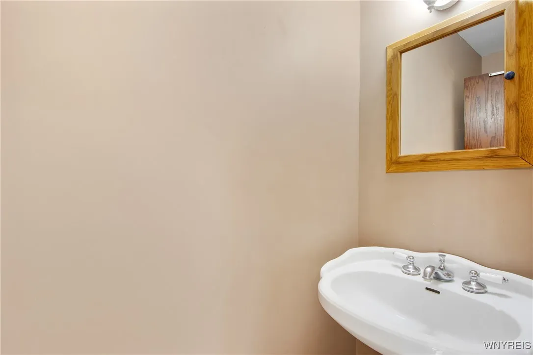 1/2 BATH off kitchen