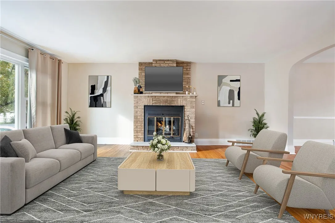 LIVING room (staged)