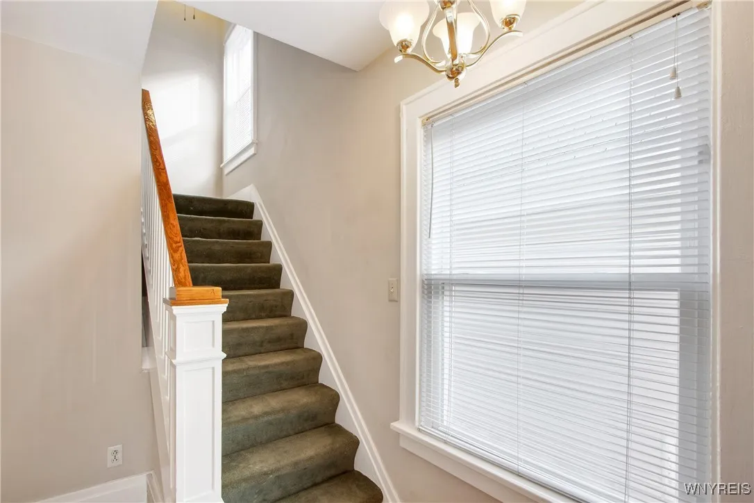 FLOOR 2 STAIRWAY