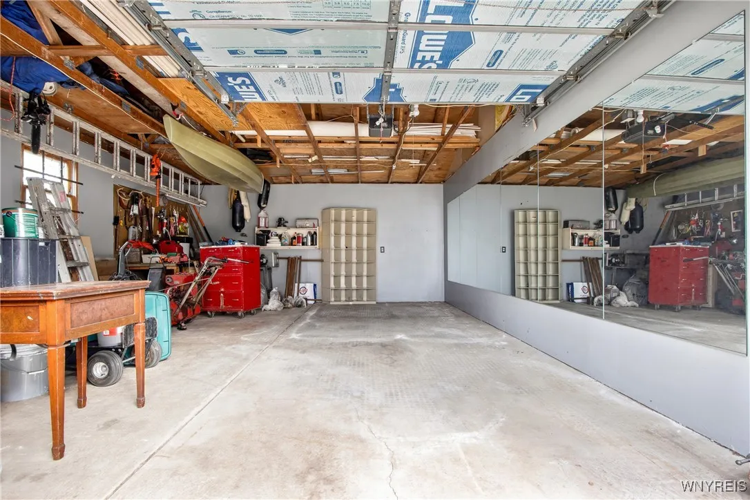 detached garage