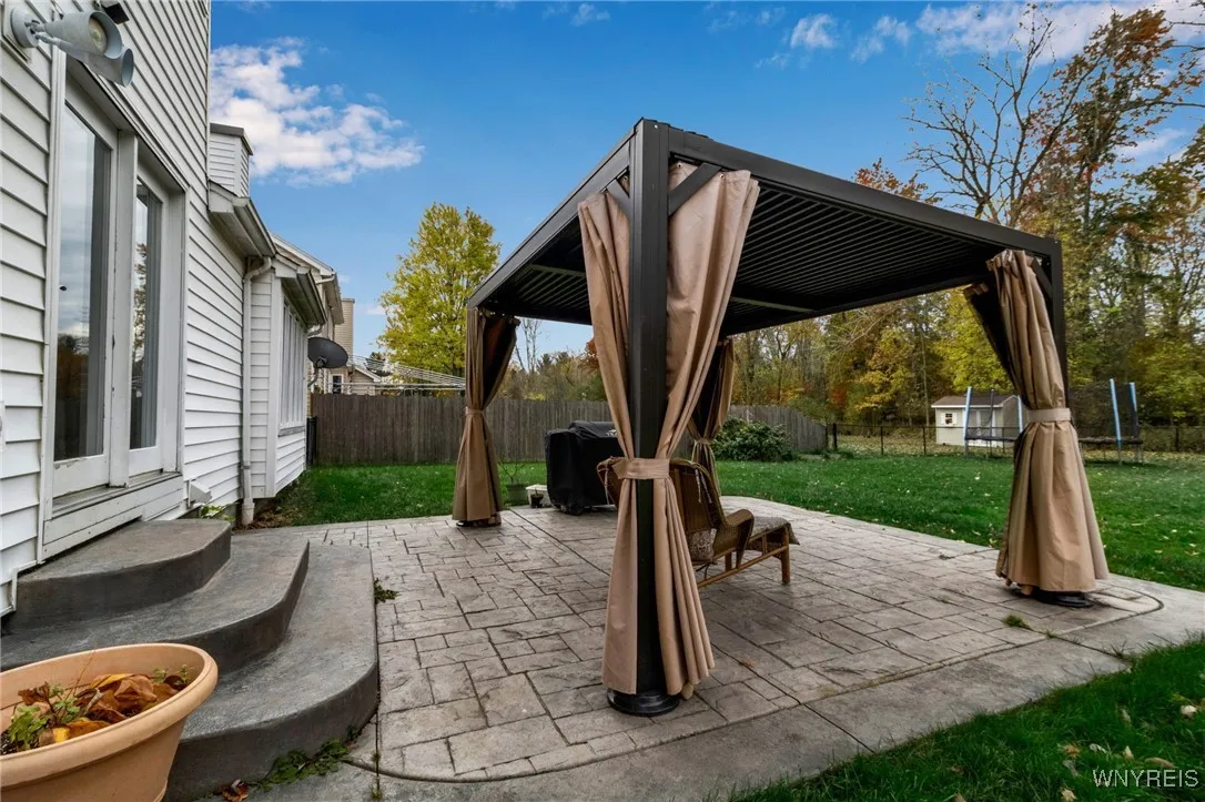 58 Sausalito Drive, Amherst, New York 14051, Amherst, New York 14051, 4 Bedrooms Bedrooms, 8 Rooms Rooms,2 BathroomsBathrooms,Residential,Closed,58 Sausalito Drive, Amherst, New York 14051,0,B1574372