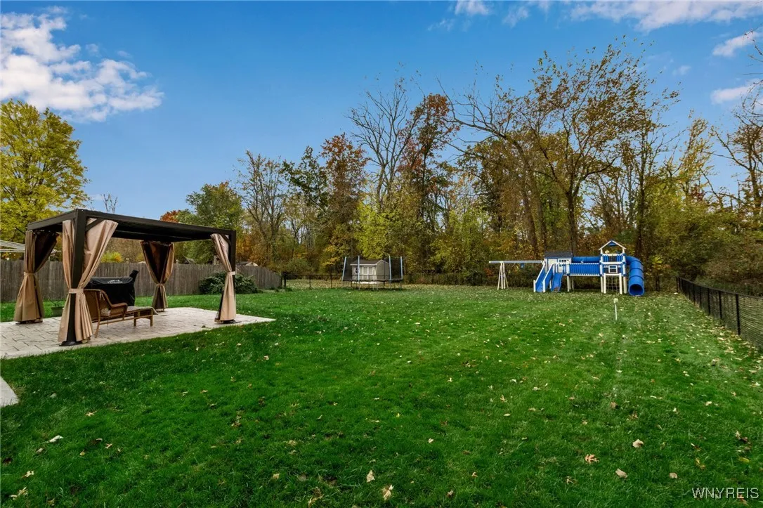 58 Sausalito Drive, Amherst, New York 14051, Amherst, New York 14051, 4 Bedrooms Bedrooms, 8 Rooms Rooms,2 BathroomsBathrooms,Residential,Closed,58 Sausalito Drive, Amherst, New York 14051,0,B1574372