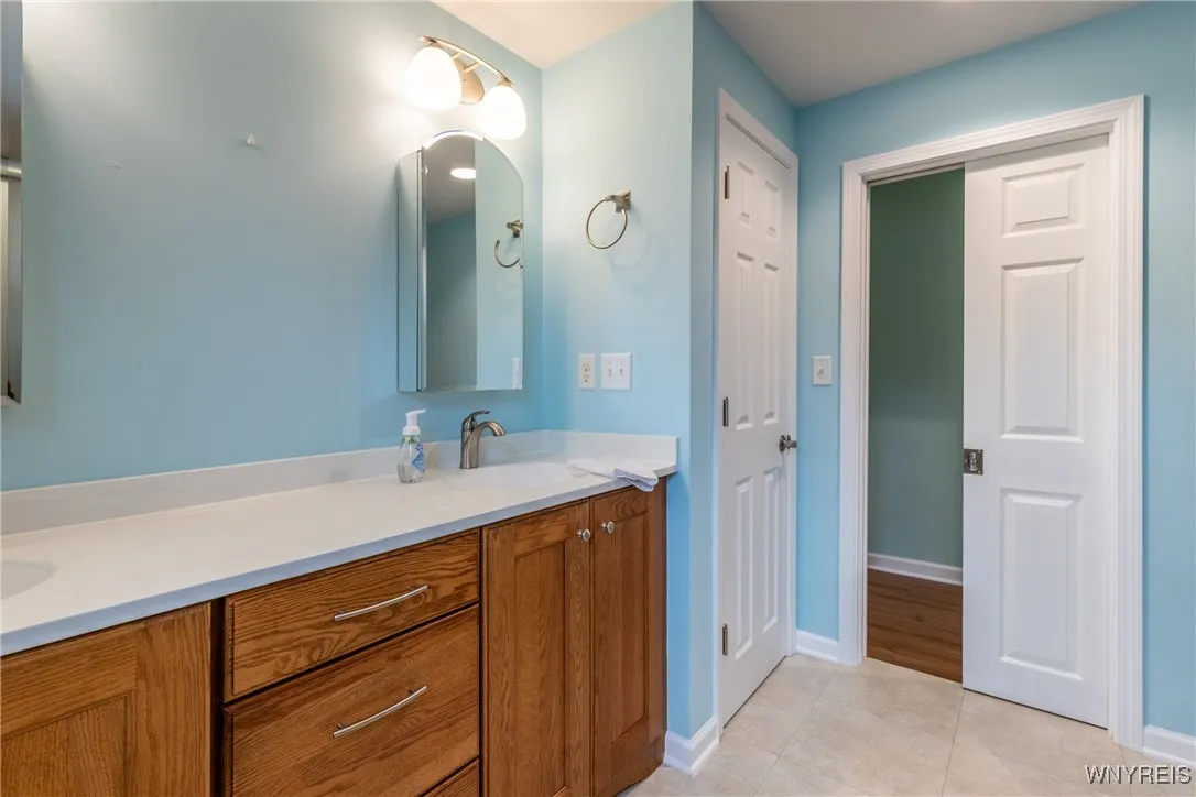 Built-in linen closet makes it extra convenient!