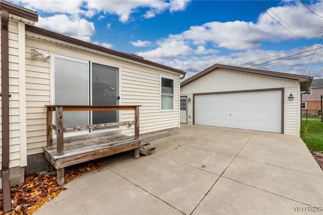 174 Fancher Avenue, Tonawanda-town, New York 14223, Tonawanda, New York 14223, 4 Bedrooms Bedrooms, 7 Rooms Rooms,2 BathroomsBathrooms,Residential,Closed,174 Fancher Avenue, Tonawanda-town, New York 14223,0,B1571890