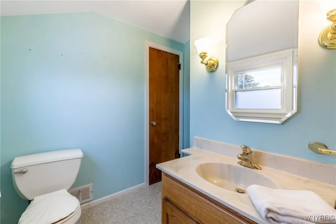 174 Fancher Avenue, Tonawanda-town, New York 14223, Tonawanda, New York 14223, 4 Bedrooms Bedrooms, 7 Rooms Rooms,2 BathroomsBathrooms,Residential,Closed,174 Fancher Avenue, Tonawanda-town, New York 14223,0,B1571890