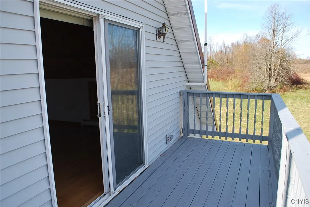 balcony out master bed