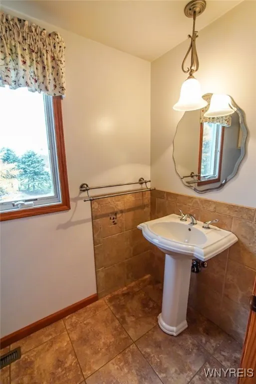 6222 Newton Road, Orchard Park, New York 14127, Orchard Park, New York 14127, 4 Bedrooms Bedrooms, 13 Rooms Rooms,2 BathroomsBathrooms,Residential,Closed,6222 Newton Road, Orchard Park, New York 14127,0,B1574496