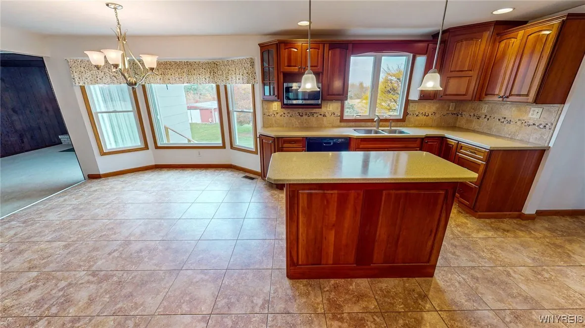 6222 Newton Road, Orchard Park, New York 14127, Orchard Park, New York 14127, 4 Bedrooms Bedrooms, 13 Rooms Rooms,2 BathroomsBathrooms,Residential,Closed,6222 Newton Road, Orchard Park, New York 14127,0,B1574496