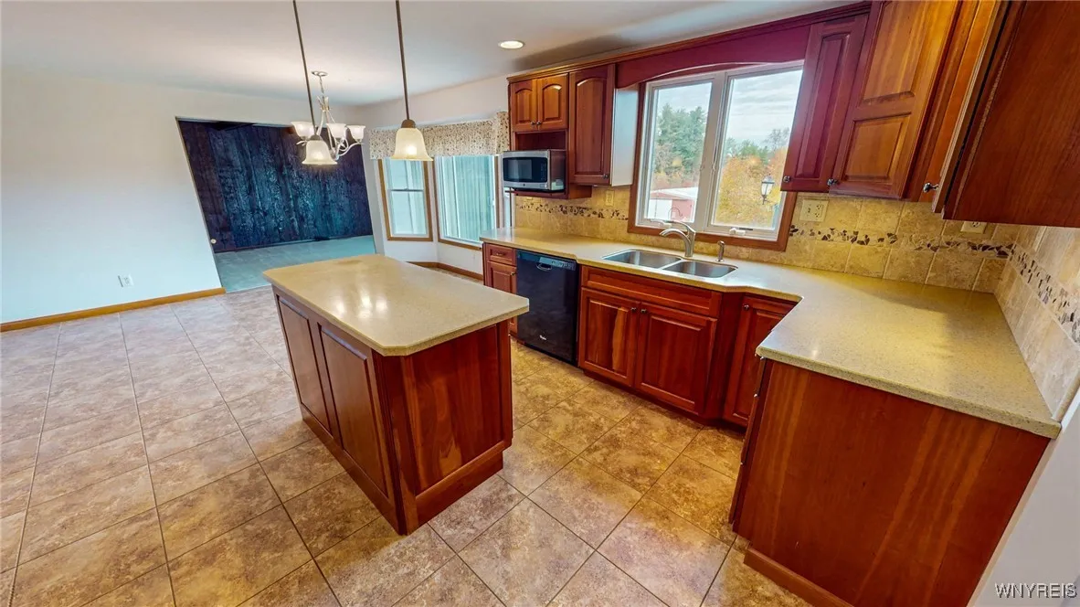 6222 Newton Road, Orchard Park, New York 14127, Orchard Park, New York 14127, 4 Bedrooms Bedrooms, 13 Rooms Rooms,2 BathroomsBathrooms,Residential,Closed,6222 Newton Road, Orchard Park, New York 14127,0,B1574496