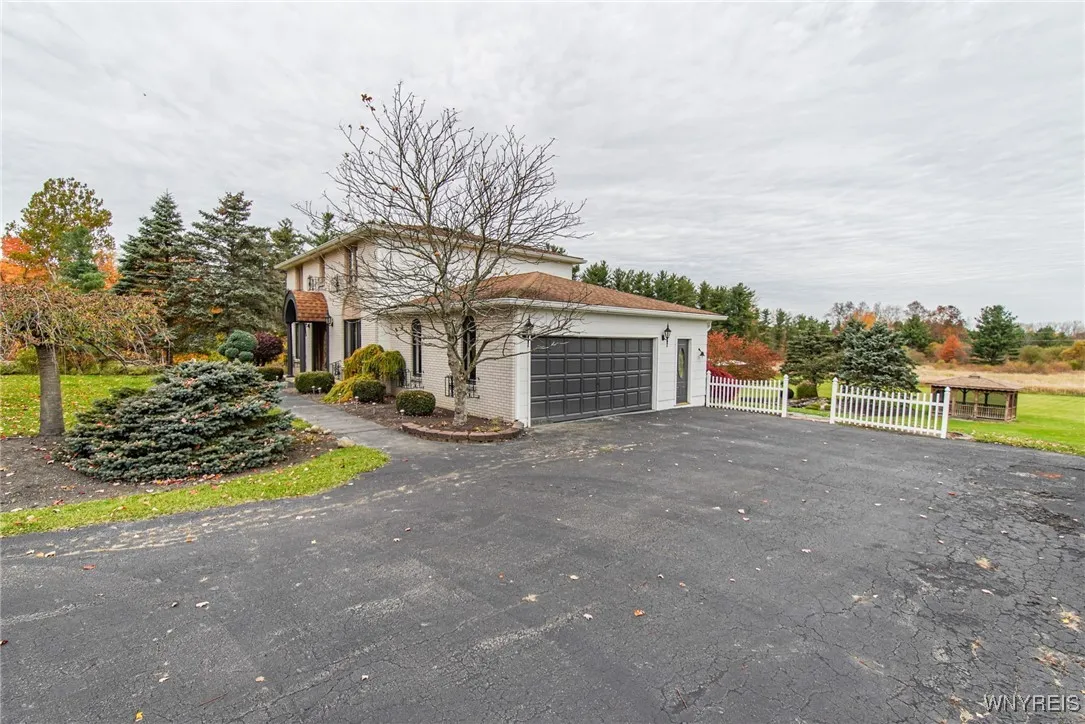 6222 Newton Road, Orchard Park, New York 14127, Orchard Park, New York 14127, 4 Bedrooms Bedrooms, 13 Rooms Rooms,2 BathroomsBathrooms,Residential,Closed,6222 Newton Road, Orchard Park, New York 14127,0,B1574496