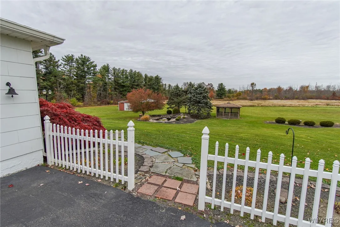 6222 Newton Road, Orchard Park, New York 14127, Orchard Park, New York 14127, 4 Bedrooms Bedrooms, 13 Rooms Rooms,2 BathroomsBathrooms,Residential,Closed,6222 Newton Road, Orchard Park, New York 14127,0,B1574496
