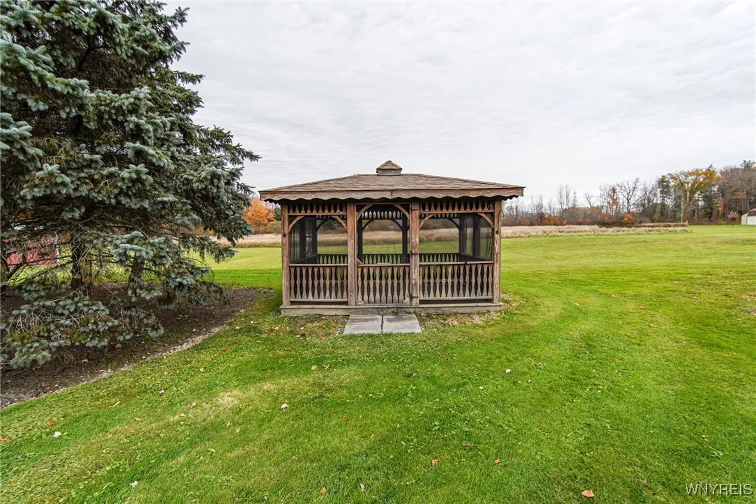 6222 Newton Road, Orchard Park, New York 14127, Orchard Park, New York 14127, 4 Bedrooms Bedrooms, 13 Rooms Rooms,2 BathroomsBathrooms,Residential,Closed,6222 Newton Road, Orchard Park, New York 14127,0,B1574496