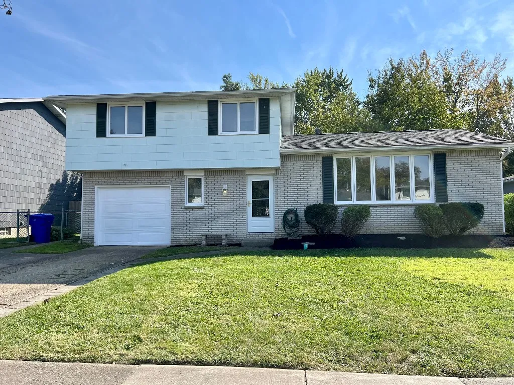 3947 Autumnway Lane, Hamburg, New York 14075, Hamburg, New York 14075, 4 Bedrooms Bedrooms, 12 Rooms Rooms,1 BathroomBathrooms,Residential,Closed,3947 Autumnway Lane, Hamburg, New York 14075,0,R1574822