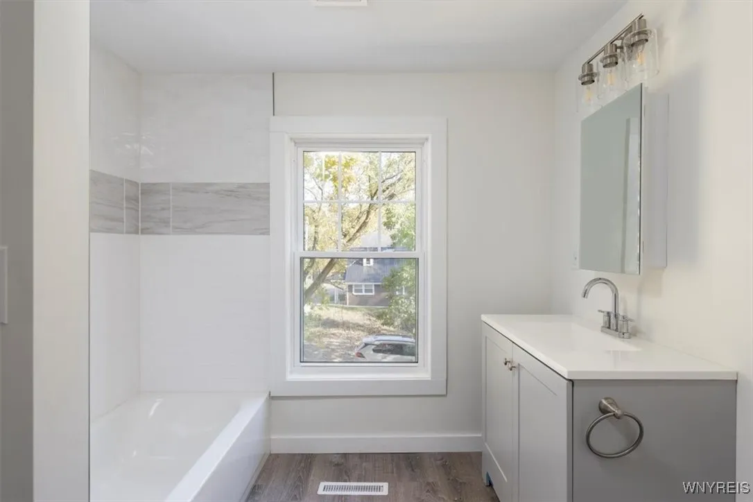 28l Olean Street, Aurora, New York 14052, Aurora, New York 14052, 2 Bedrooms Bedrooms, 6 Rooms Rooms,1 BathroomBathrooms,Residential Lease,Closed,28l Olean Street, Aurora, New York 14052,0,B1574907