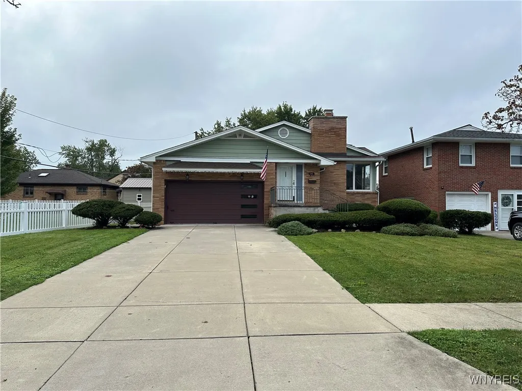 71 Curtis Parkway, Tonawanda-town, New York 14223, Tonawanda, New York 14223, 4 Bedrooms Bedrooms, 10 Rooms Rooms,2 BathroomsBathrooms,Residential,Closed,71 Curtis Parkway, Tonawanda-town, New York 14223,0,B1574793