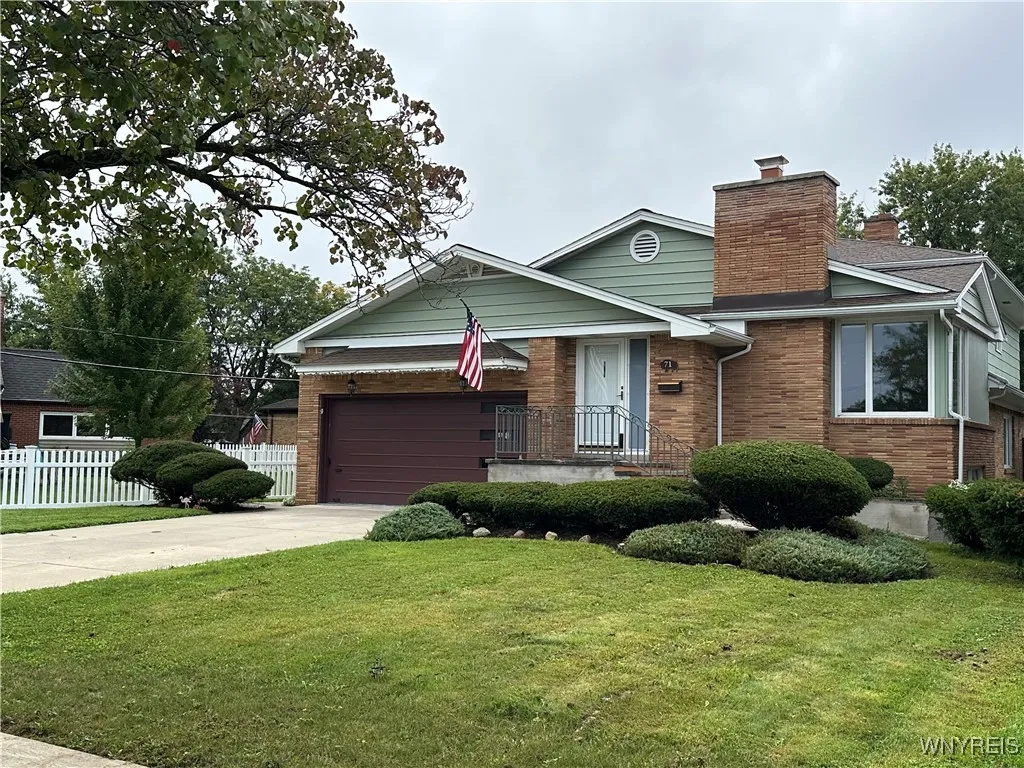71 Curtis Parkway, Tonawanda-town, New York 14223, Tonawanda, New York 14223, 4 Bedrooms Bedrooms, 10 Rooms Rooms,2 BathroomsBathrooms,Residential,Closed,71 Curtis Parkway, Tonawanda-town, New York 14223,0,B1574793