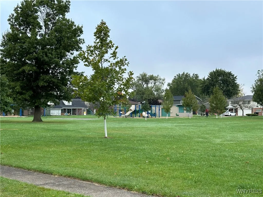 71 Curtis Parkway, Tonawanda-town, New York 14223, Tonawanda, New York 14223, 4 Bedrooms Bedrooms, 10 Rooms Rooms,2 BathroomsBathrooms,Residential,Closed,71 Curtis Parkway, Tonawanda-town, New York 14223,0,B1574793