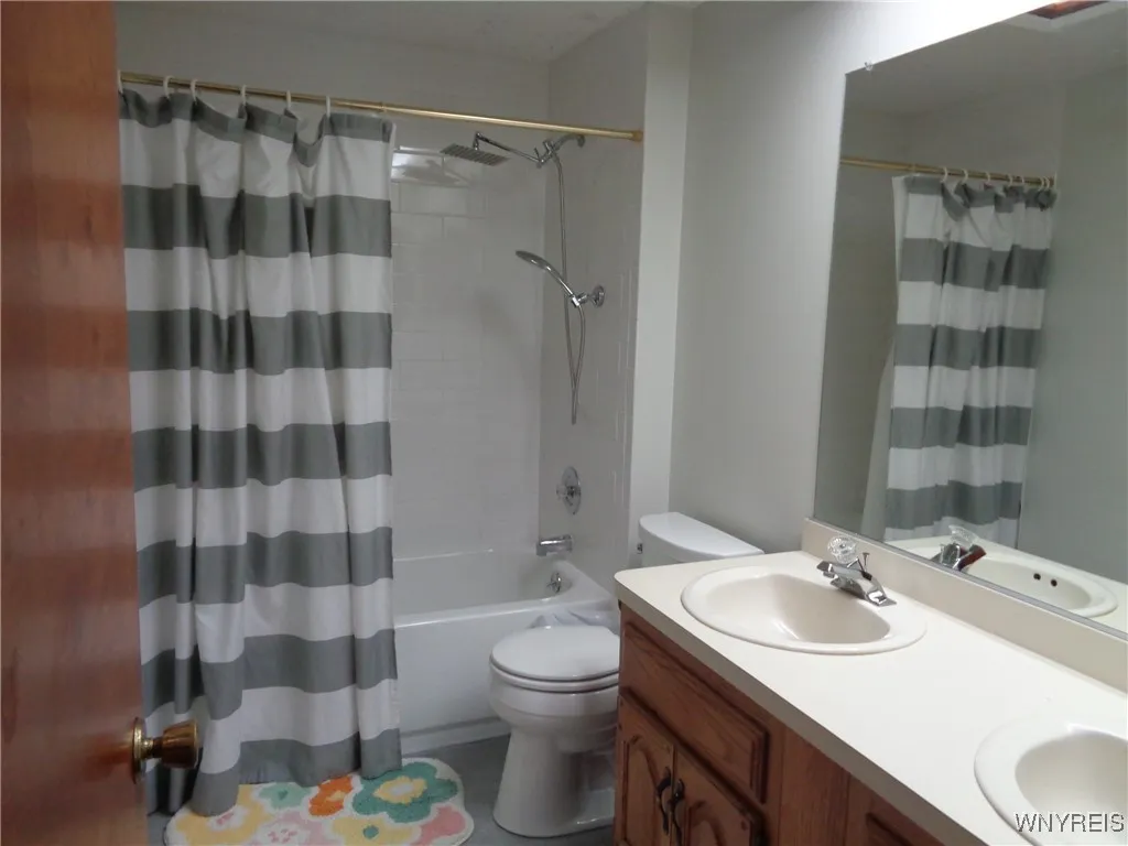 8 White Cedar Drive, Amherst, New York 14051, Amherst, New York 14051, 4 Bedrooms Bedrooms, 9 Rooms Rooms,2 BathroomsBathrooms,Residential,Closed,8 White Cedar Drive, Amherst, New York 14051,0,B1575055